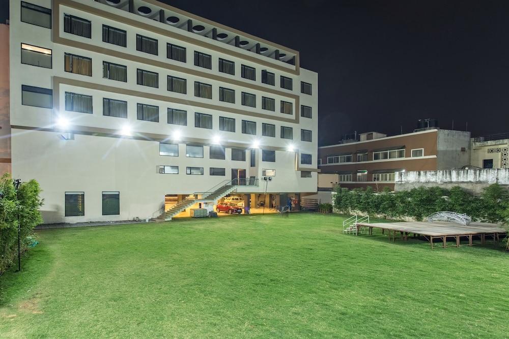 Hotel Abika Elite Ujjain Exterior foto